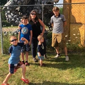 Meet your Posher, Crystal